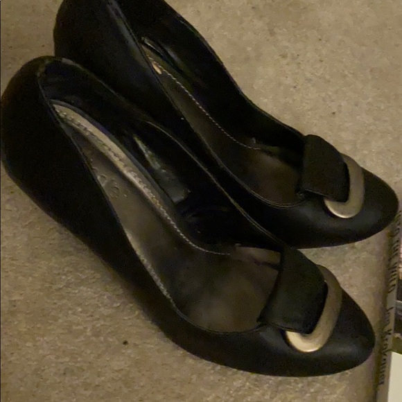 nicole brand - Picture 3 of 3